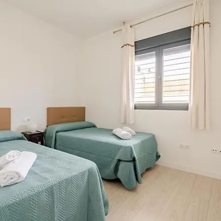Nuevo, Disfruta Del Silencio, Familias Con Ninos, Aire Acondicionado, 2 Banos , Playa *